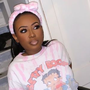 Meet your Posher, Nadelle